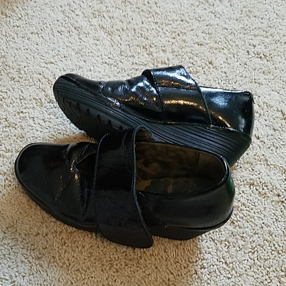 Fly London patent wedges